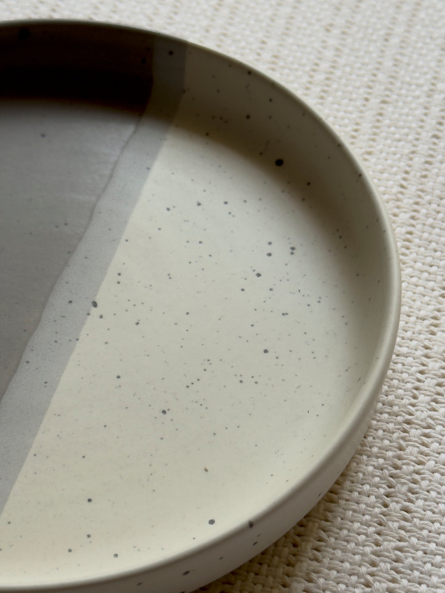 Ashen Pearl Collar Plate