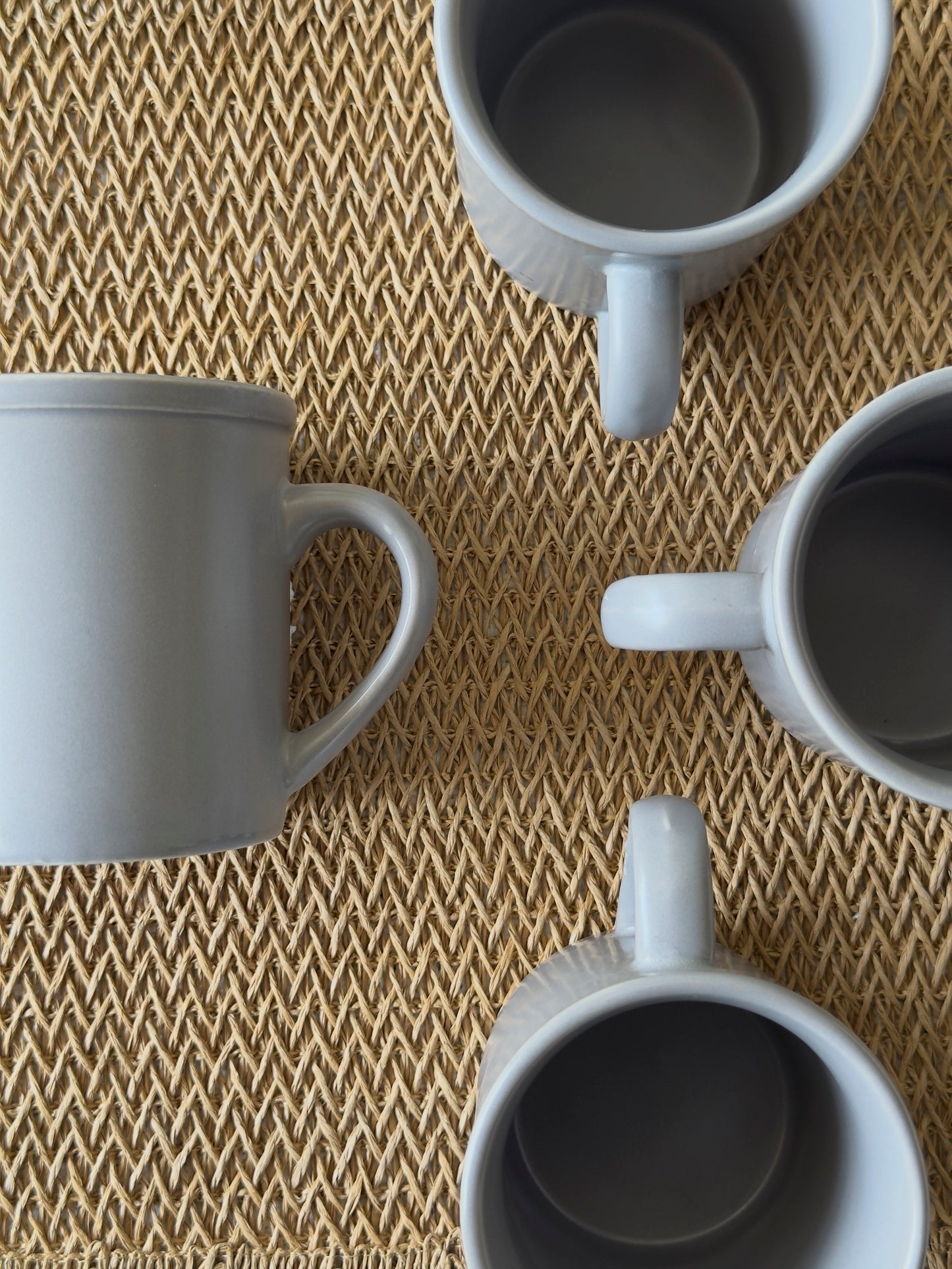 Wide Base Mug Grey
