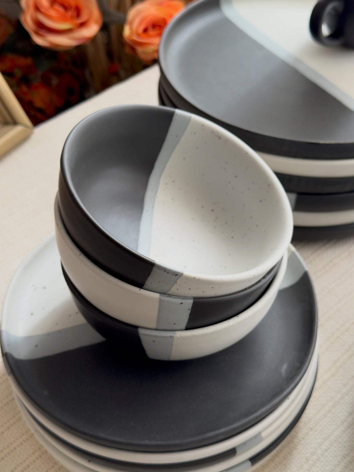 Monaco Noir Breakfast Set 16 pcs