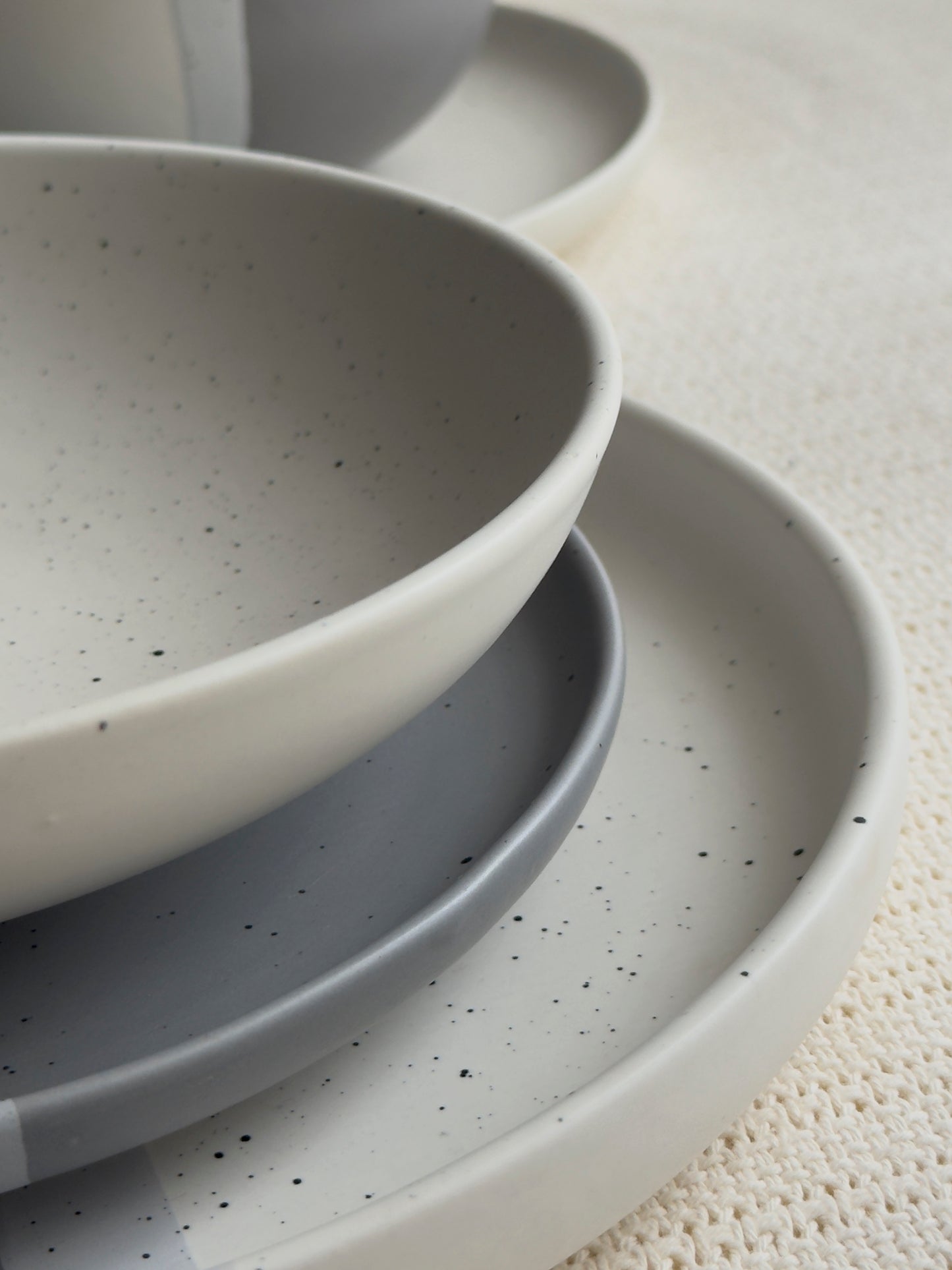 Ashen Pearl Breakfast Set 16 Pcs