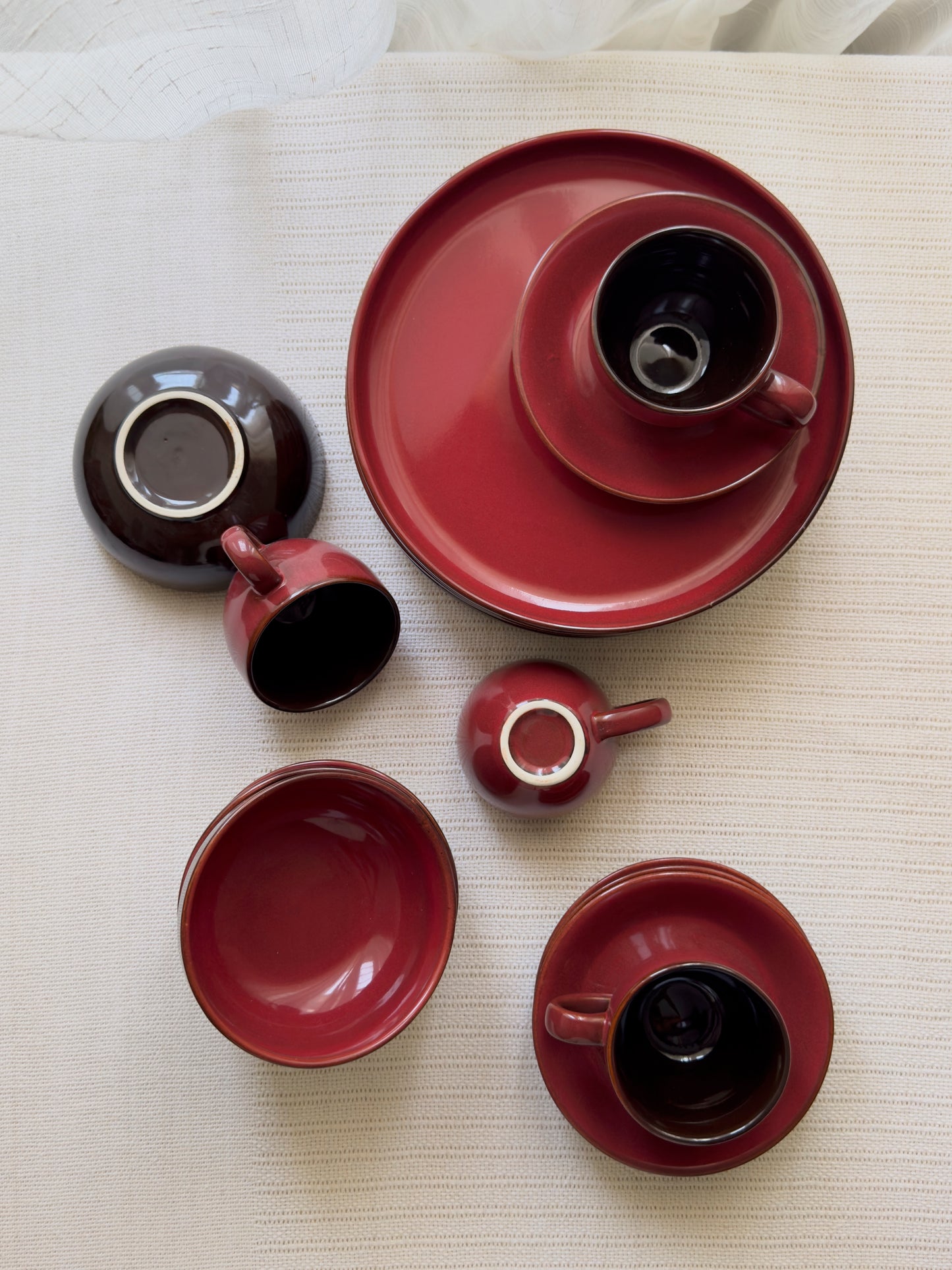 Crimson Ember Luxe Breakfast Set 16 Pcs