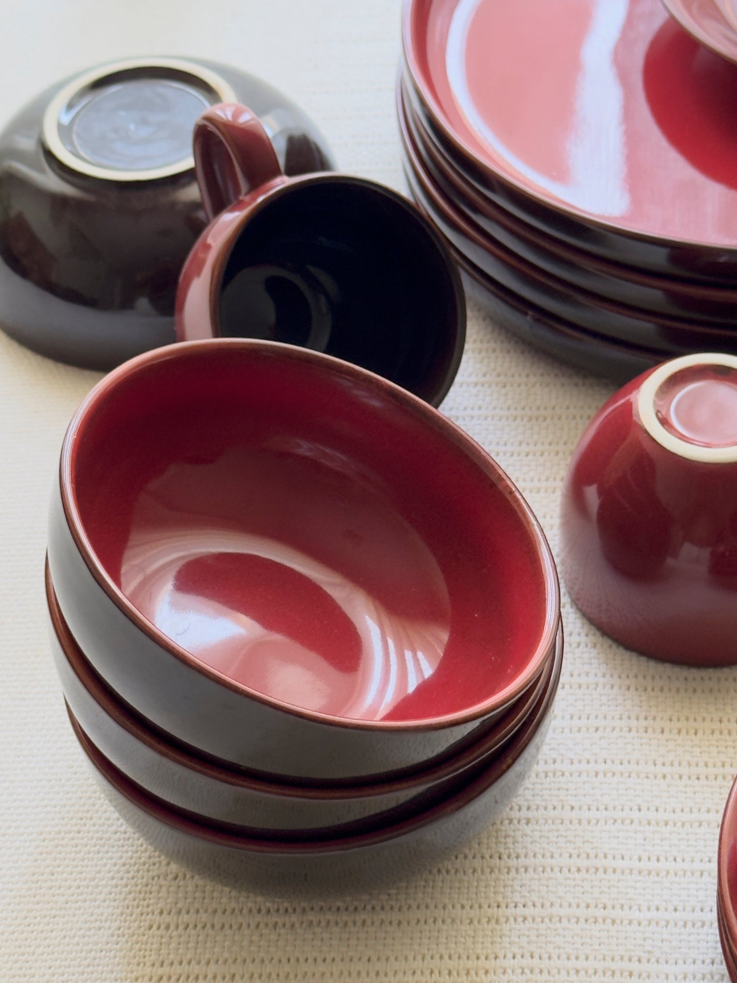 Crimson Ember Luxe Breakfast Set 16 Pcs