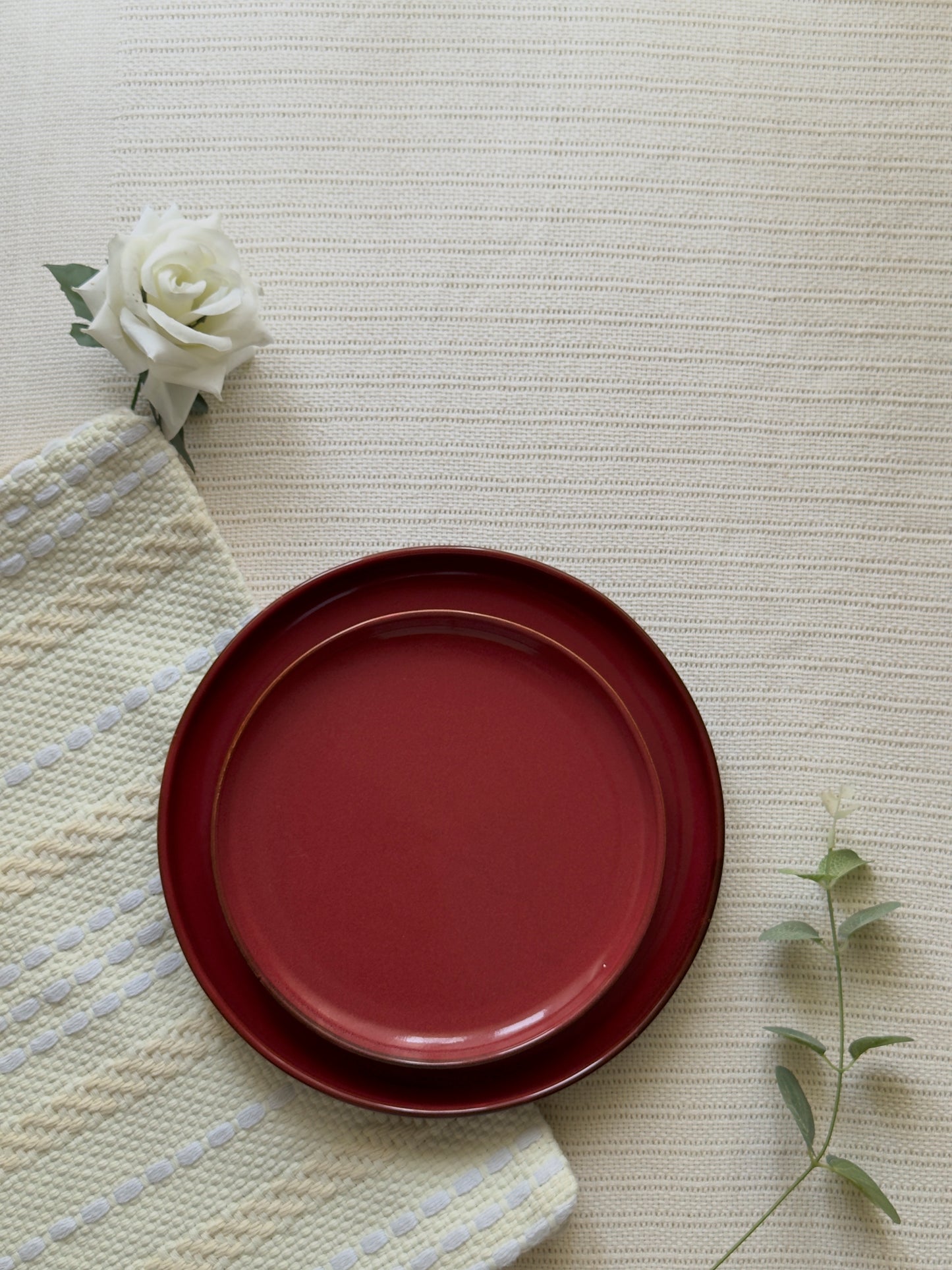 Crimson Ember Luxe Dinner Plate