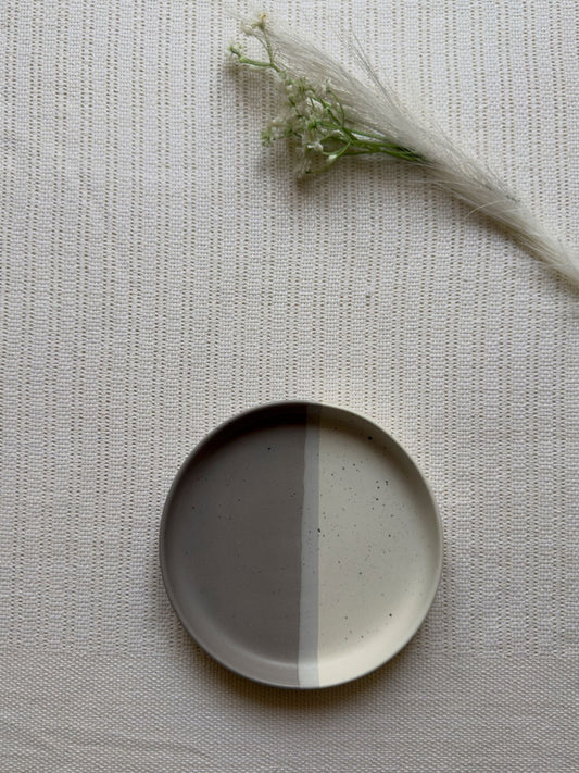 Ashen Pearl Collar Plate