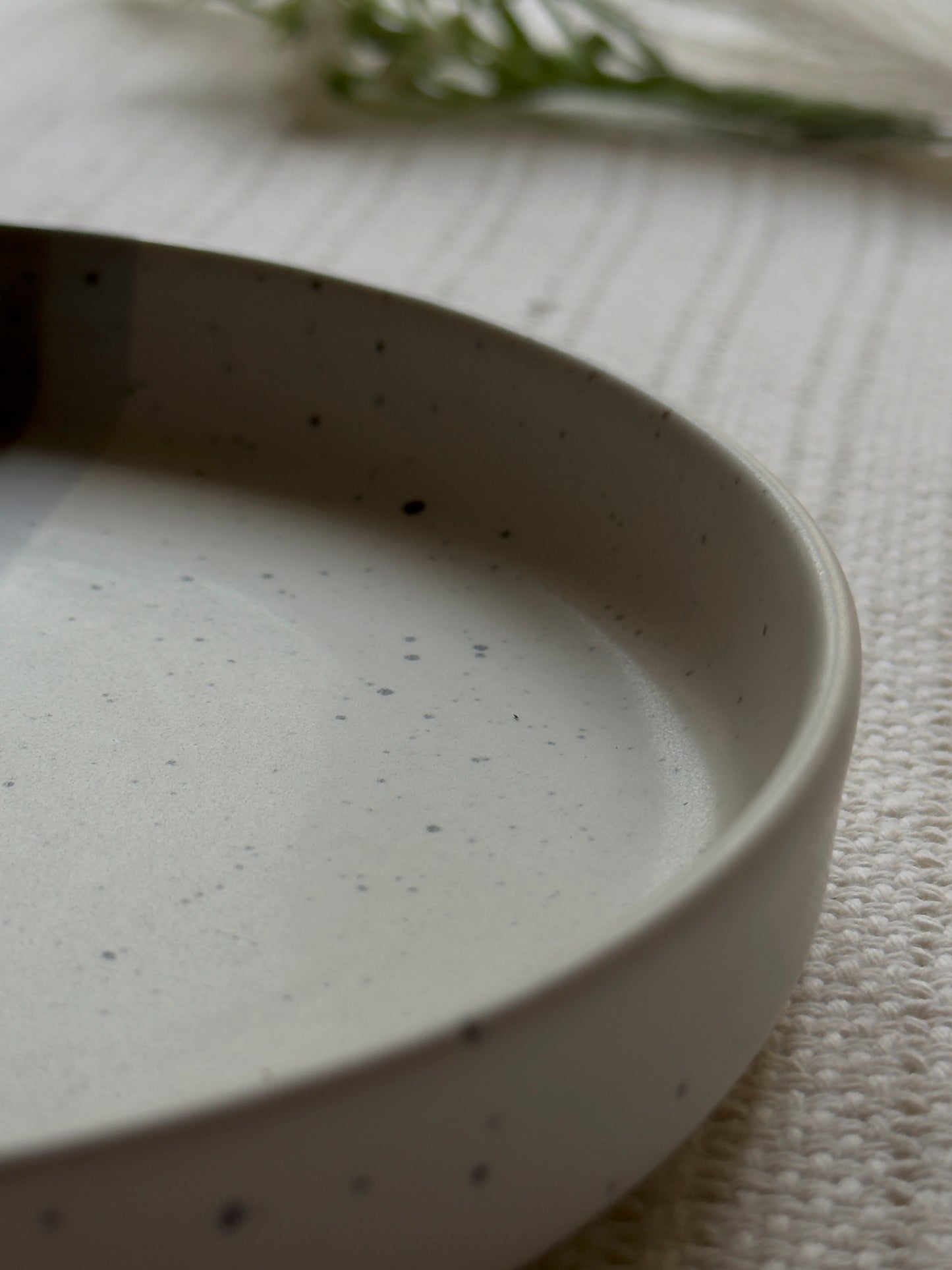 Ashen Pearl Collar Plate