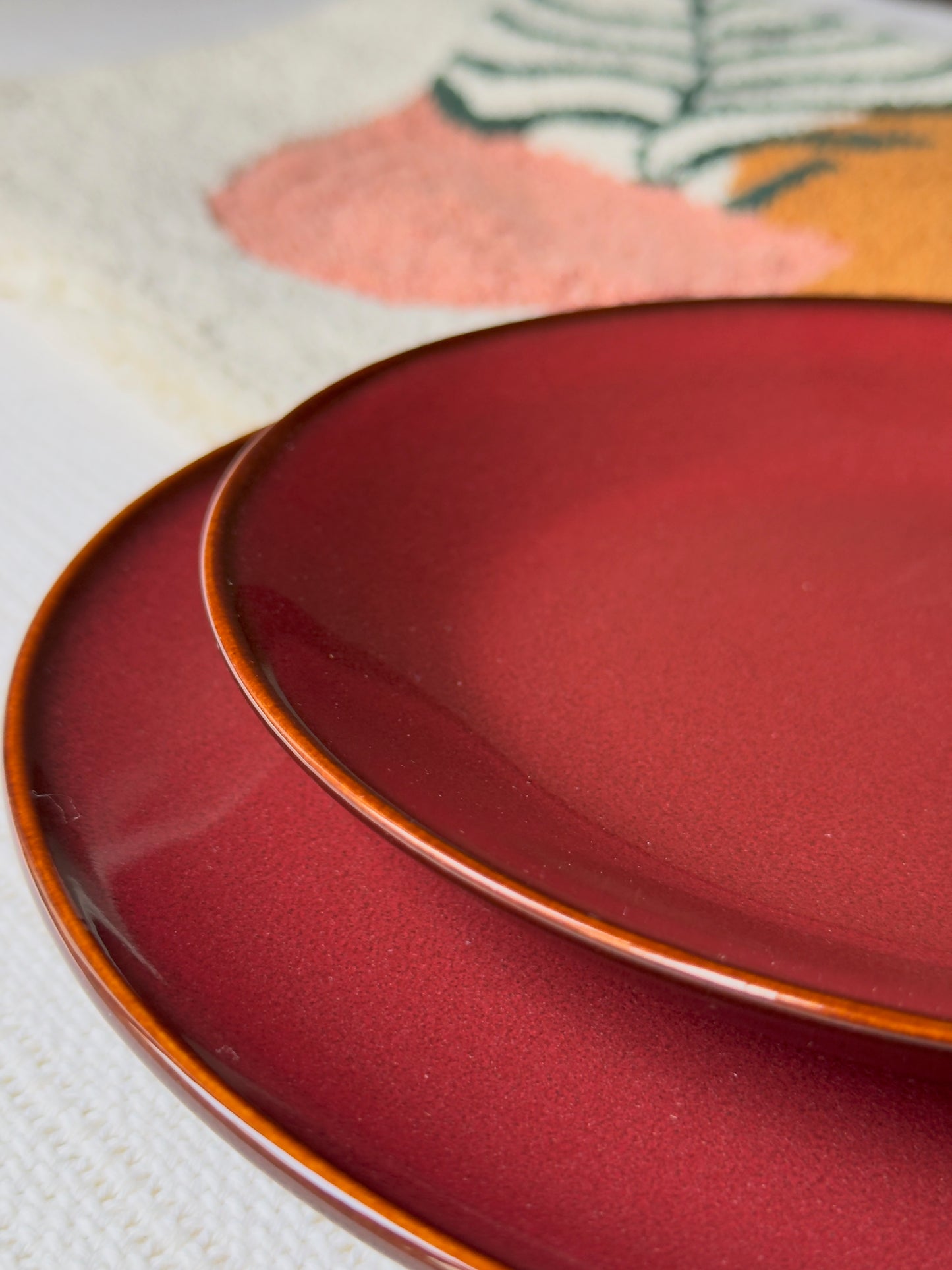 Crimson Ember Luxe Rimless Dinner Plate