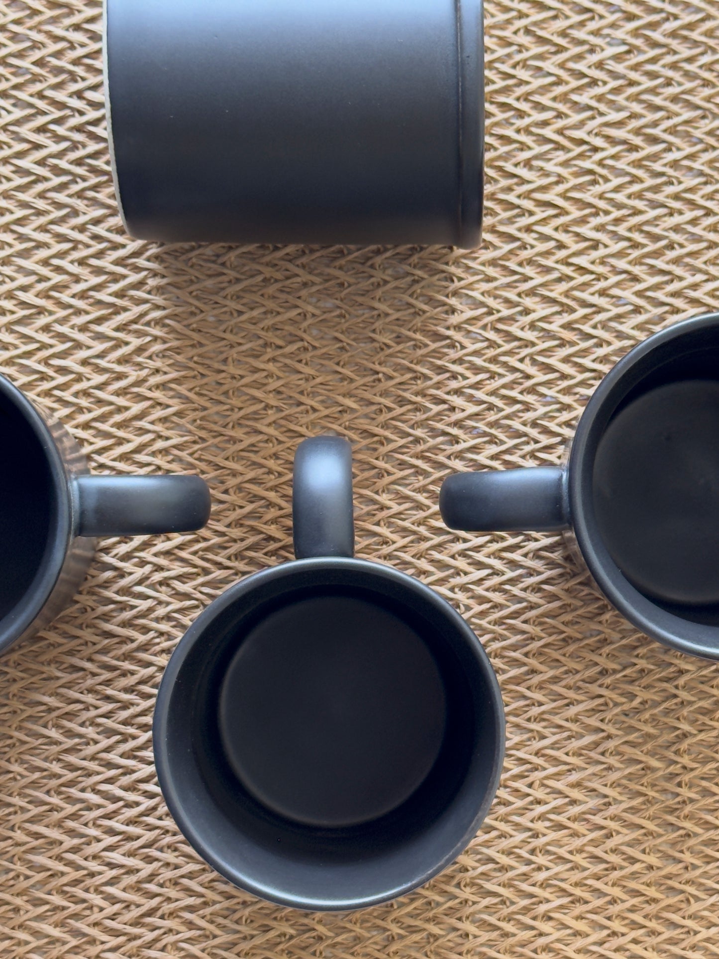 Wide Base Mug Black