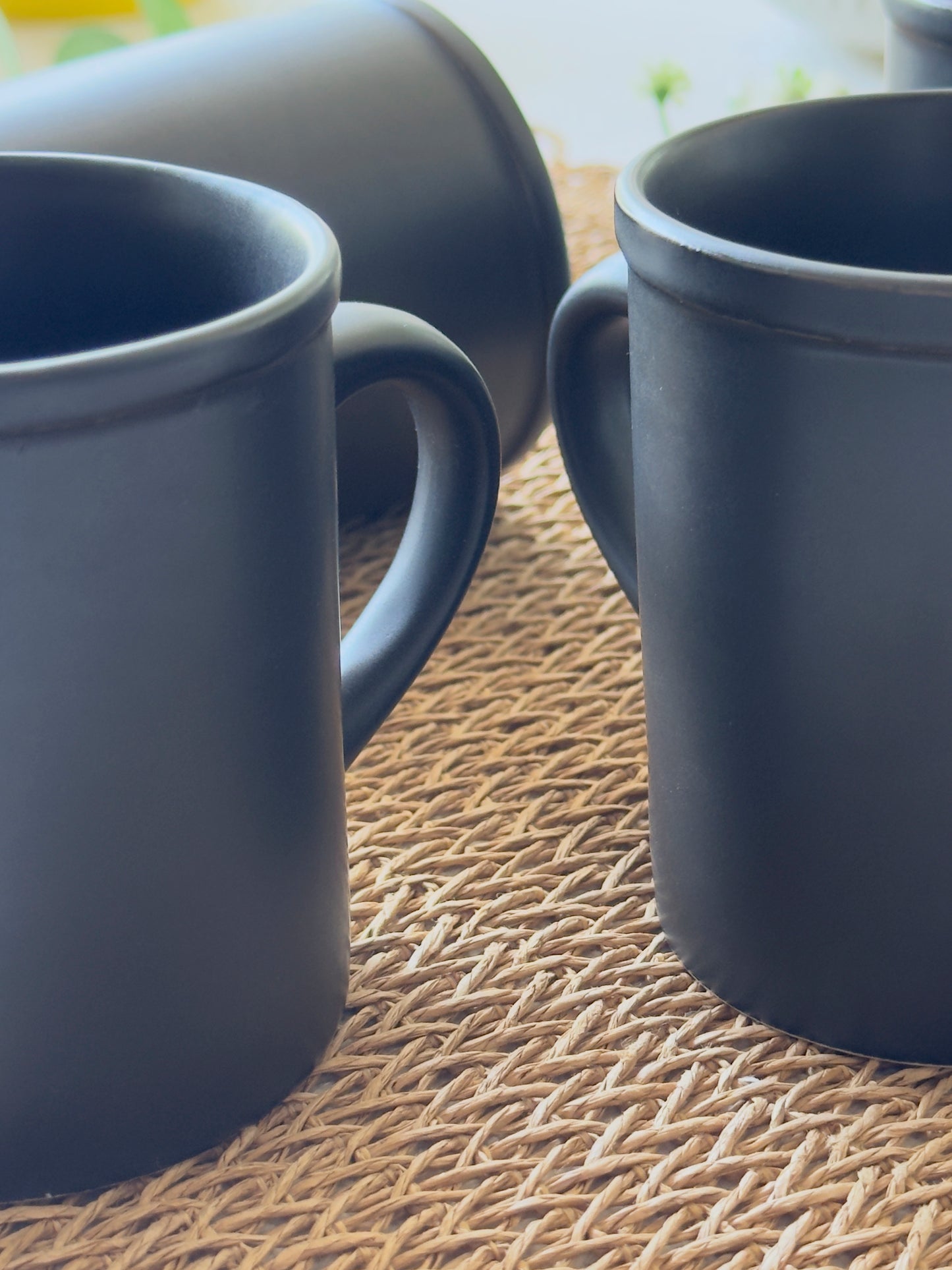 Wide Base Mug Black